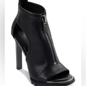 DKNY
Women's Dua Zip Open-Toe Stiletto Shooties new without box